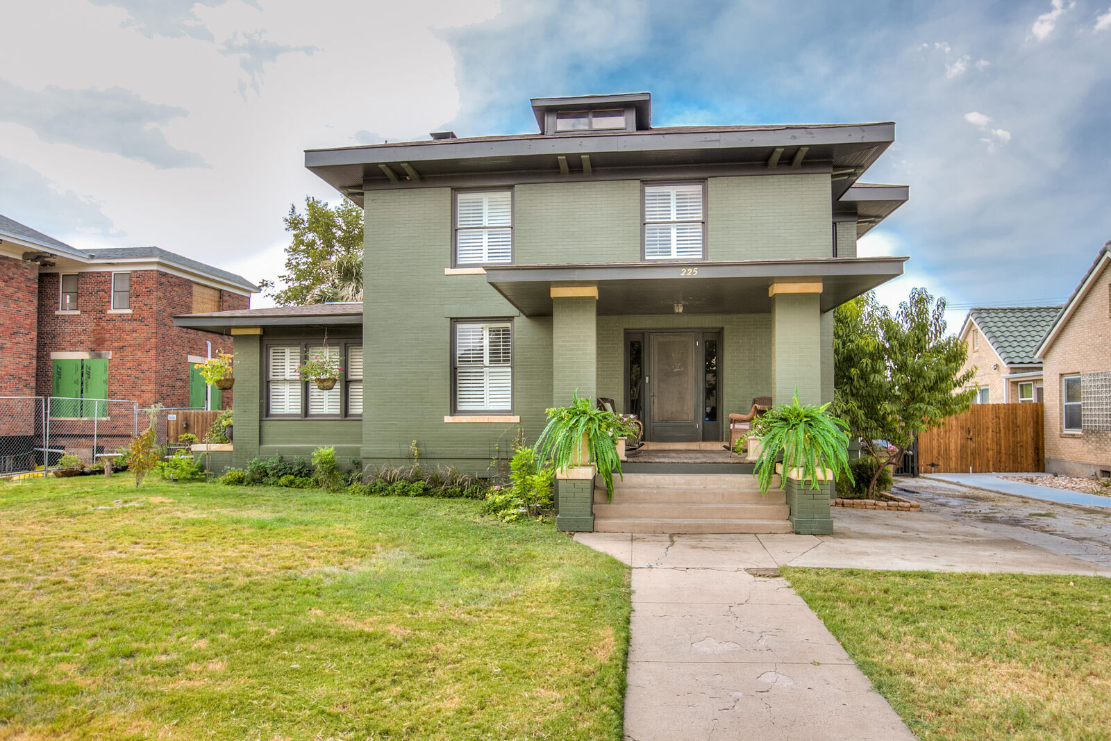 Property Photo:  225 W Twohig Avenue  TX 76903 