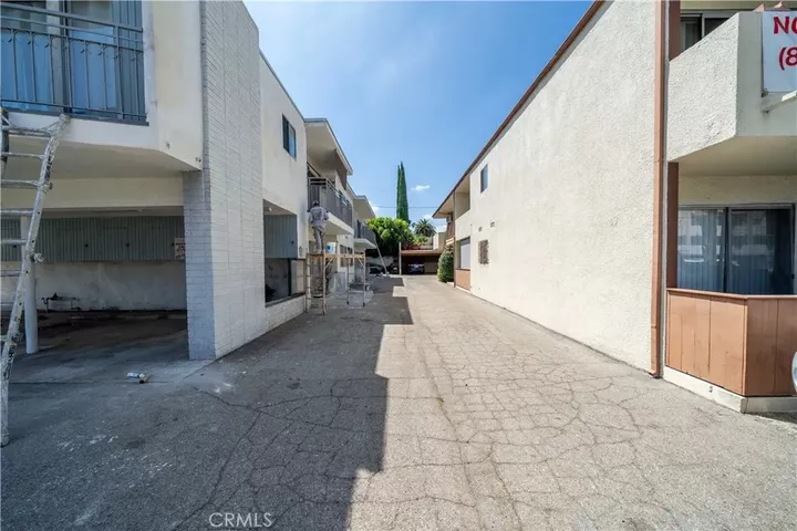 Property Photo:  14716 Magnolia Boulevard  CA 91403 