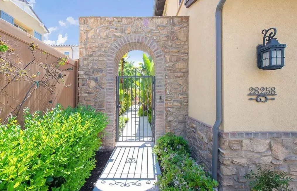 Property Photo:  28258 Camino Del Rio  CA 92675 