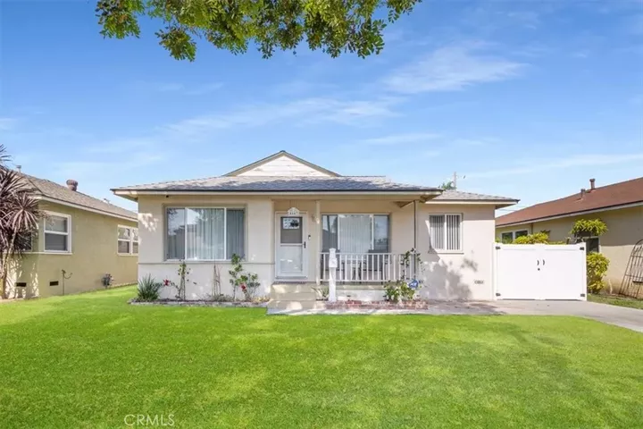 Property Photo:  4647 Dunrobin  CA 90713 