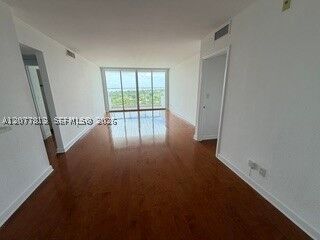 Property Photo:  5600 Collins Ave 15J  FL 33140 