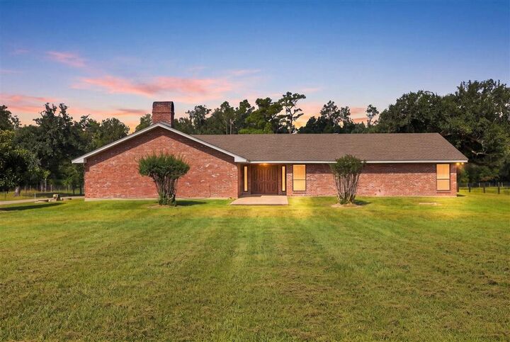 Property Photo:  1309 W Parish Road W  LA 70663 