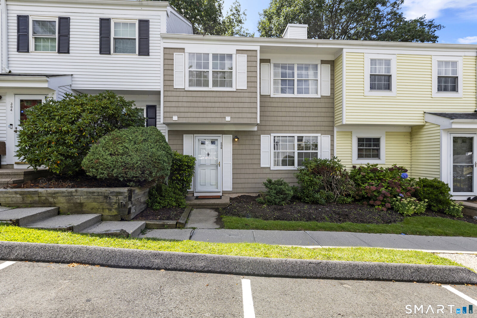 Property Photo:  93 Park Avenue 305  CT 06810 