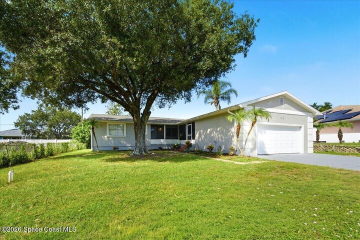 Property Photo: 2118 Trillo Road SE FL 32909