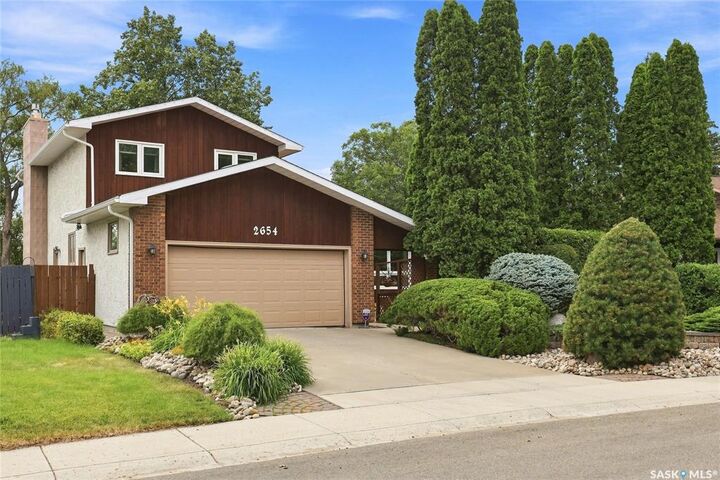 Property Photo: 2654 Kliman Crescent SK S4V 0M2