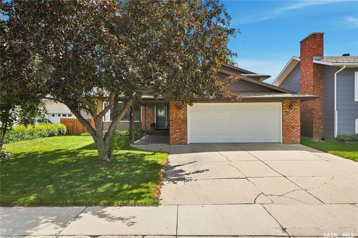 Property Photo: 215 Stechishin Crescent SK S7K 5P6