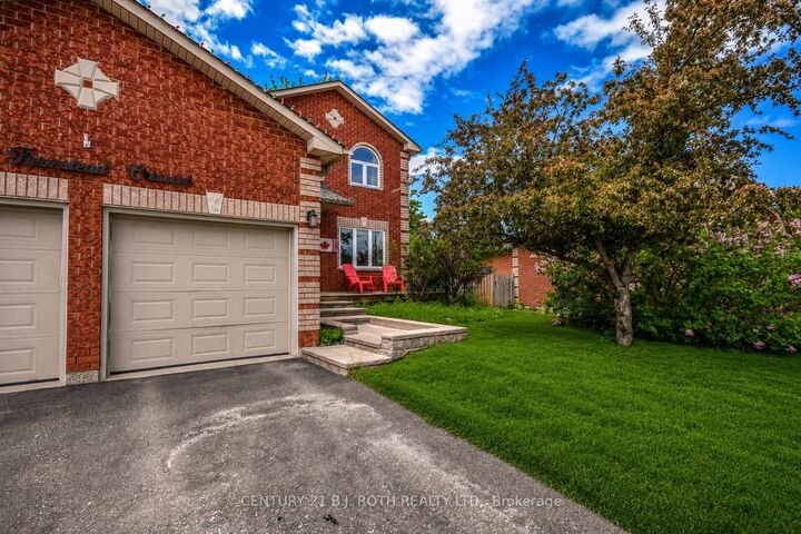 Property Photo:  42 Farmstead Crescent  ON L4N 8S1 