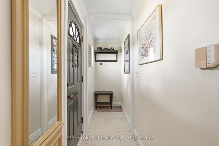 Property Photo:  2210 King Street E  ON L8K 1W6 