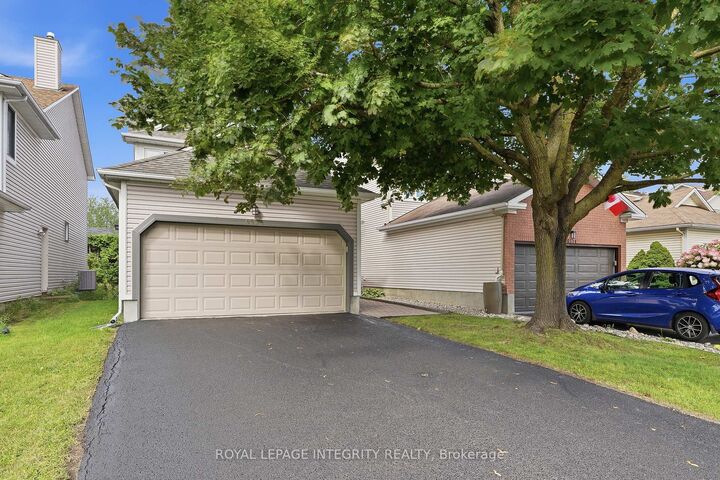 Property Photo:  6536 Tooney Drive  ON K1C 7G9 