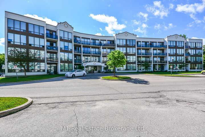 Property Photo:  105 Bagot Street 208  ON N1H 8H4 
