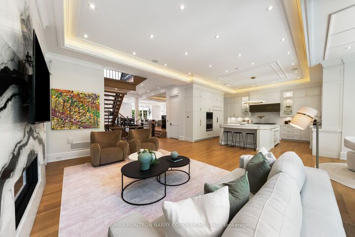 Property Photo: 148 Munro Boulevard ON M2P 1C8