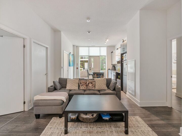Property Photo: 188 Fairview Mall Drive 101 ON M2J 4T1
