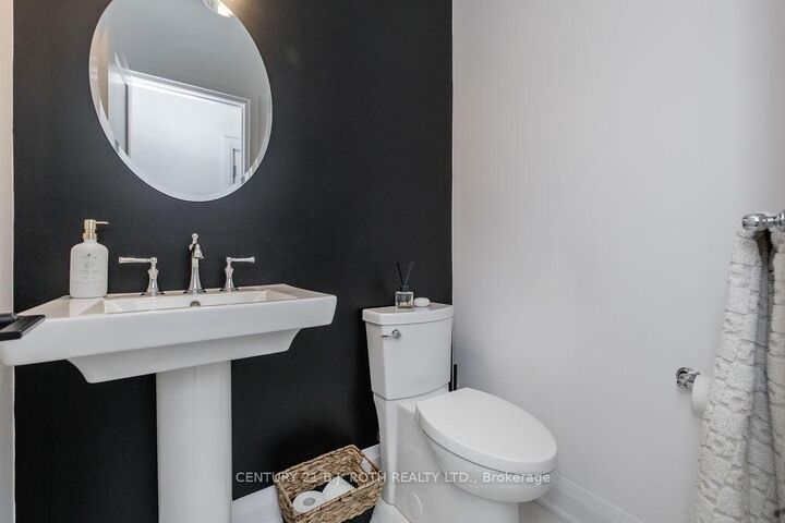 Property Photo: 34 Kiernan Crescent N ON L9R 0V3