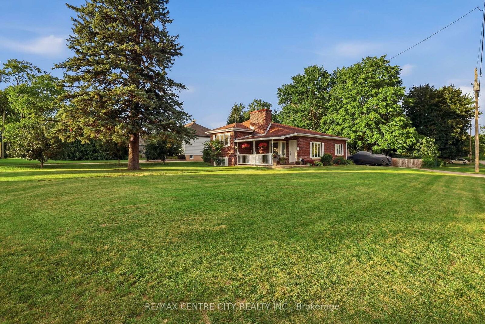 Property Photo:  438 Forest Lawn Avenue  ON N5V 1T1 