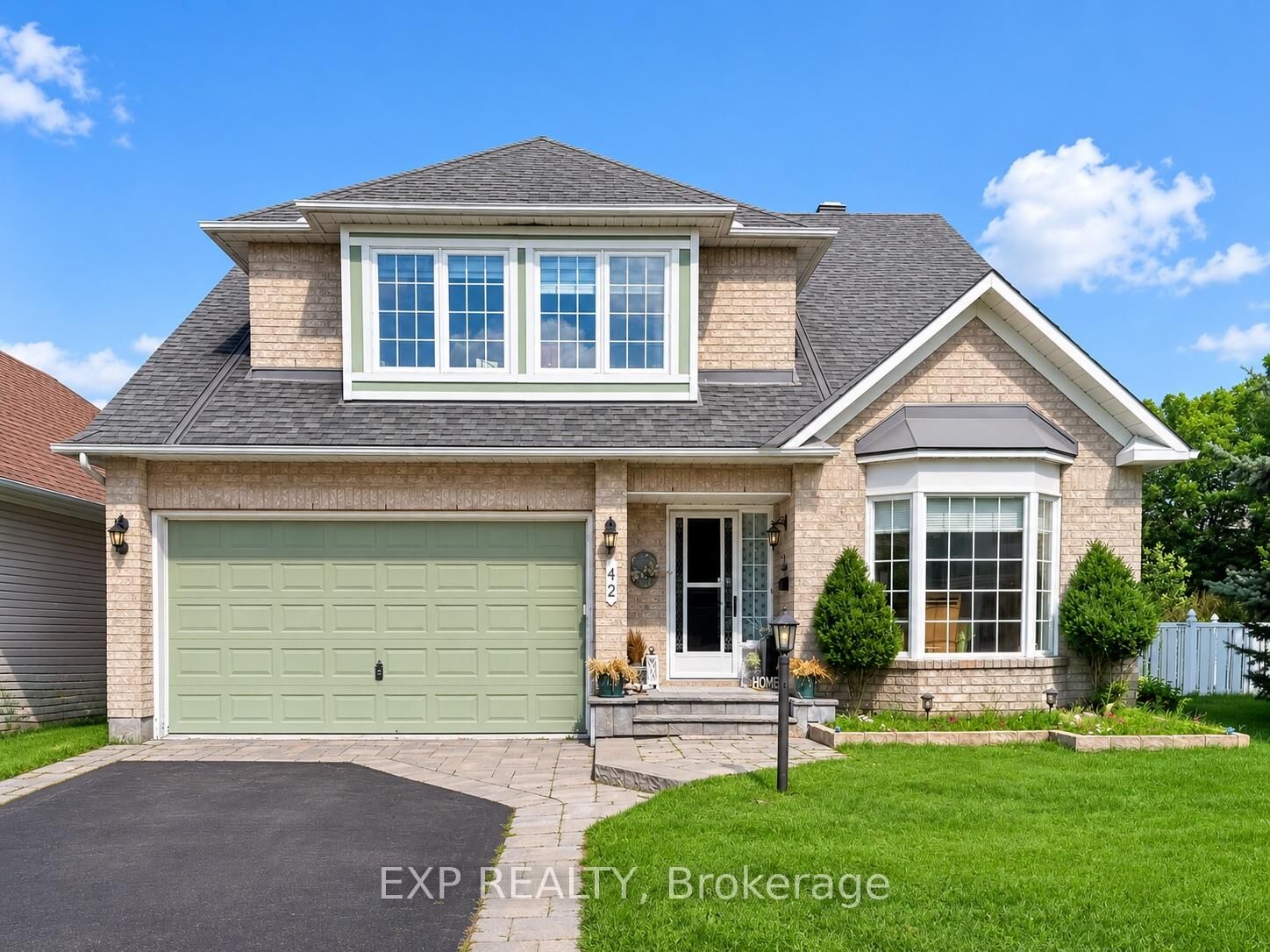 Property Photo:  42 Settler's Ridge Way  ON K2J 4V2 