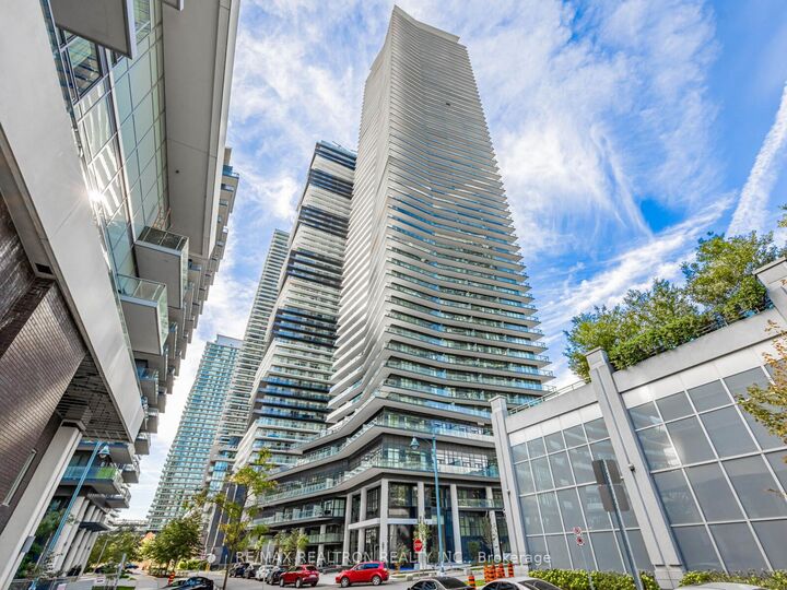 Property Photo:  38 Annie Craig Drive 4106  ON M8V 0G9 