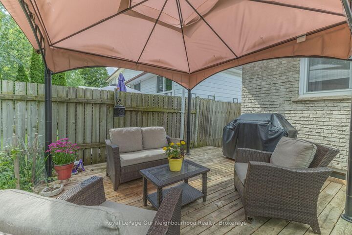 Property Photo:  26 Ashdale Crescent  ON L1C 3M9 