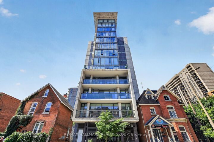 Property Photo:  224 Lyon Street N 1613  ON K1R 0C1 