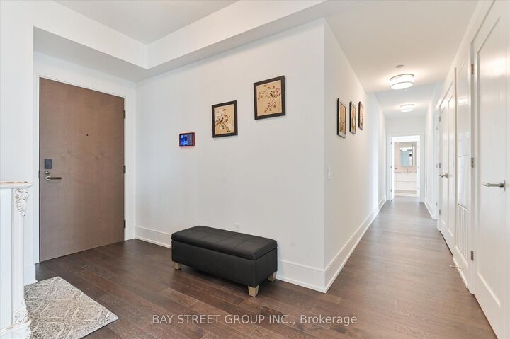 Property Photo:  30 Inn On The Park Drive 2707  ON M3C 0P8 