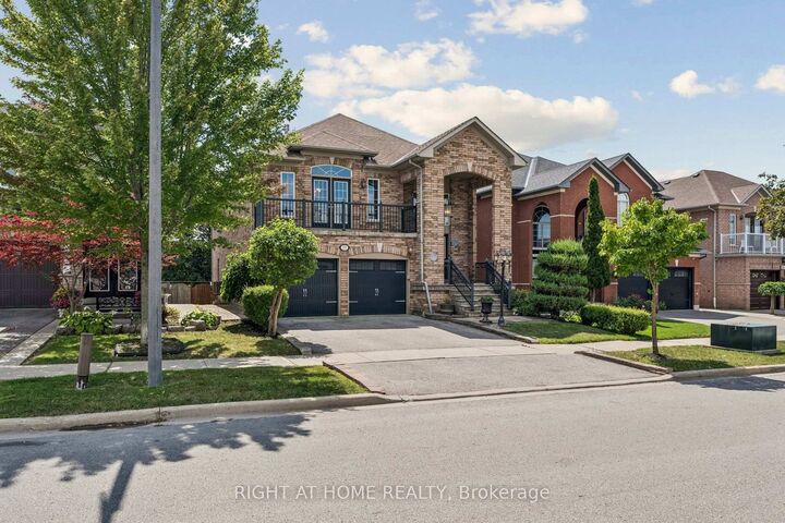 Property Photo: 251 Sonoma Boulevard ON L4H 1R5