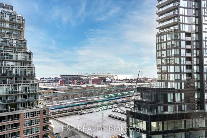 Property Photo:  69 Lynn Williams Street 1410  ON M6K 3R7 