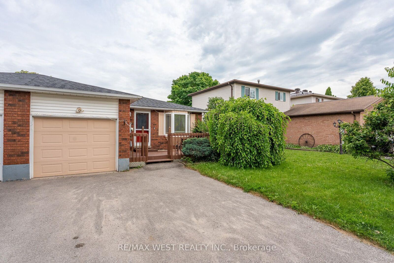 Property Photo: 369 Galloway Boulevard ON L4R 5C1
