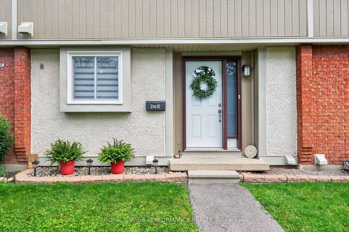 Property Photo: 3903E Old Richmond Road ON K2H 8T8