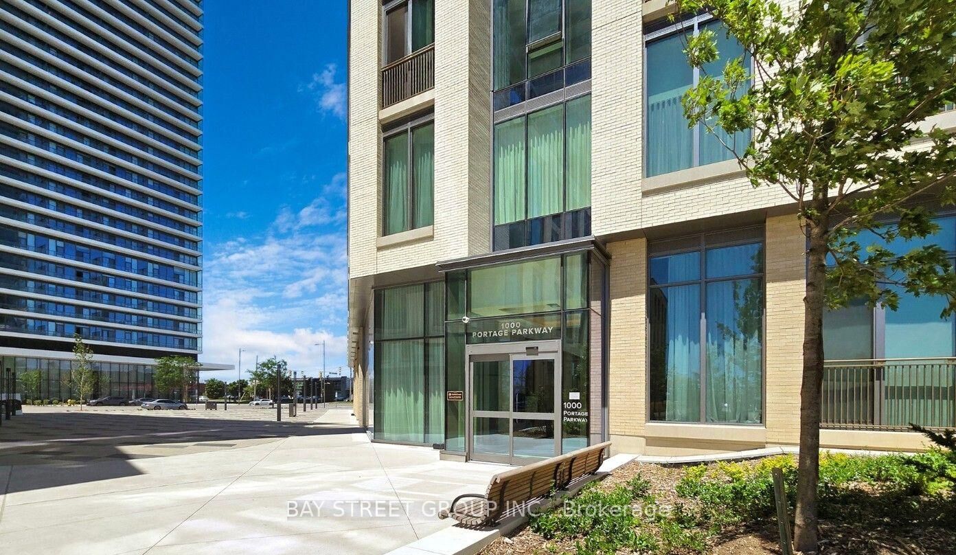 Property Photo:  1000 Portage Parkway 3109  ON L4K 0L1 