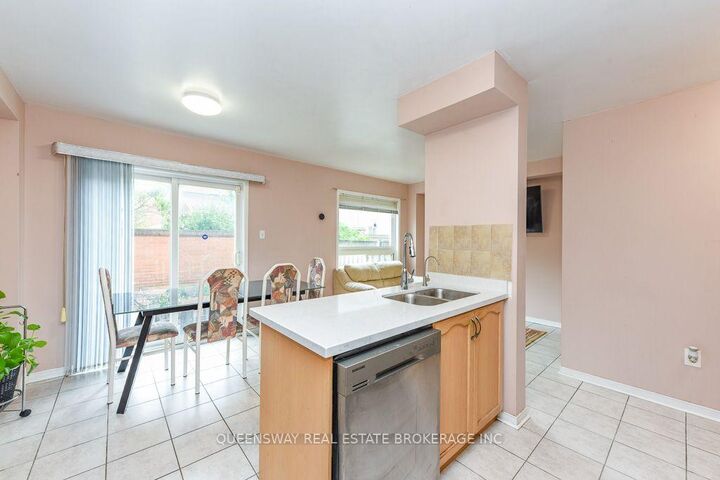 Property Photo:  46 Thunderbird Trail  ON L6R 2T3 