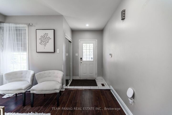 Property Photo: 82 Starhill Crescent ON L6R 2W1