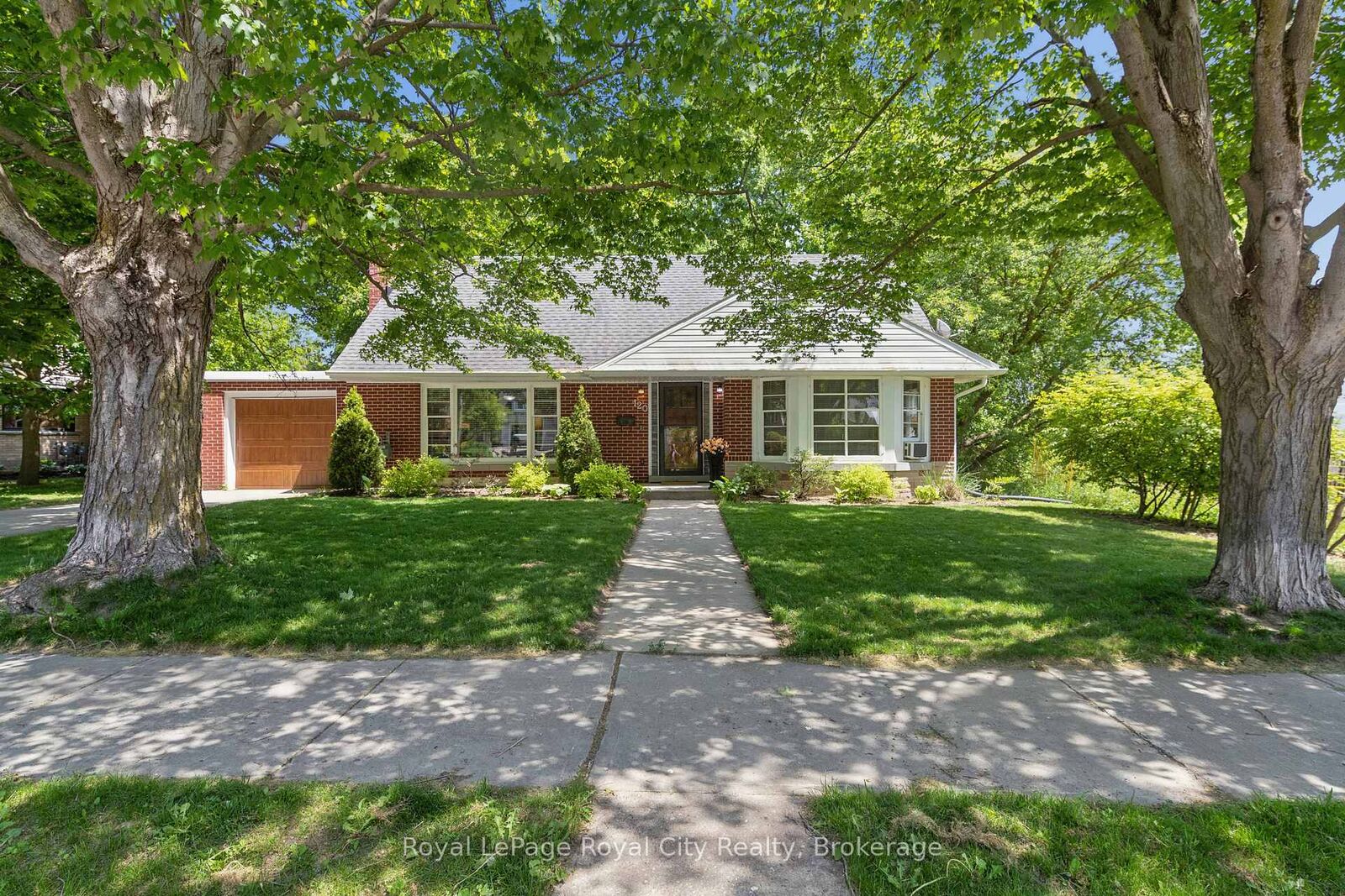 Property Photo: 120 Hill Street E ON N1M 1G9