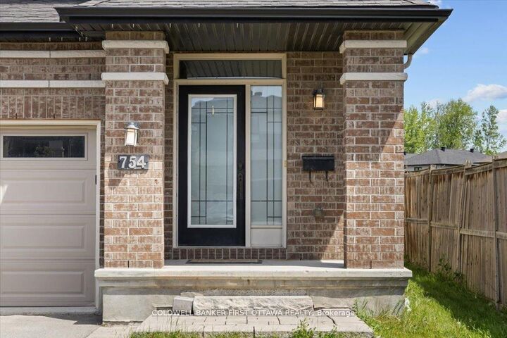 Property Photo: 754 Brian Good Avenue ON K4M 0E3