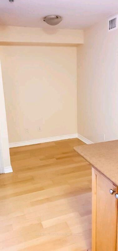 Property Photo:  3888 Duke Of York Boulevard 2023  ON L5B 4P5 