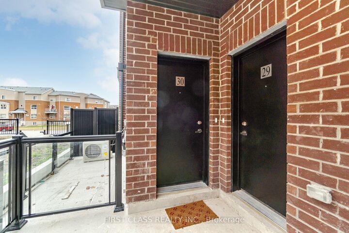 Property Photo: 3405 Ridgeway Drive 30 ON L5L 5T3