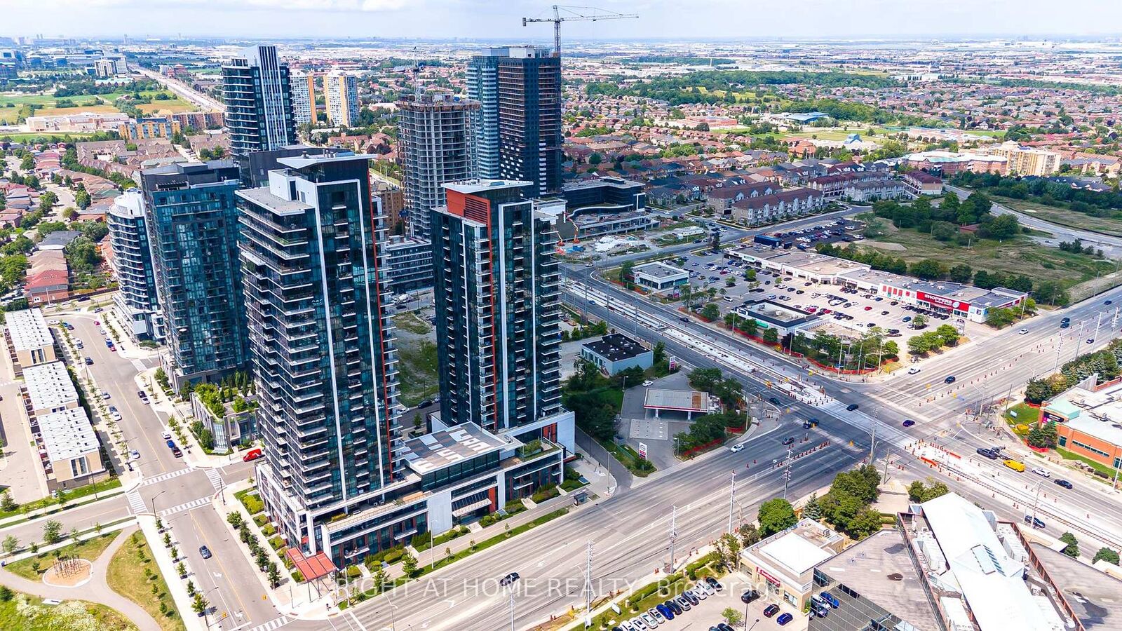 Property Photo:  55 Eglinton Avenue W 101  ON L5R 0E4 