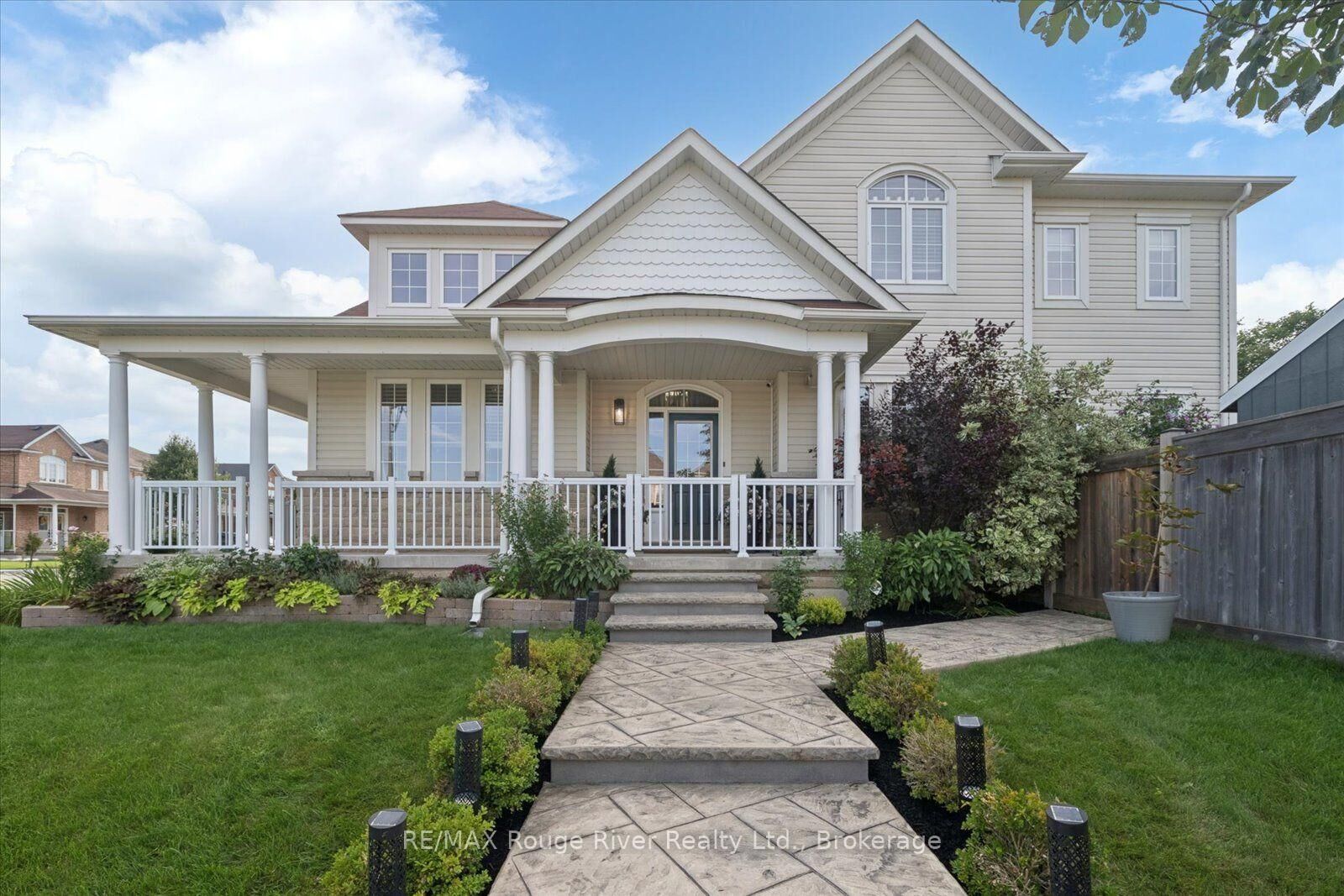 Property Photo: 14 Chiswick Avenue ON L1M 0E1