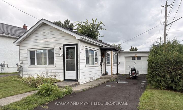 292 Camden Road — photo 1