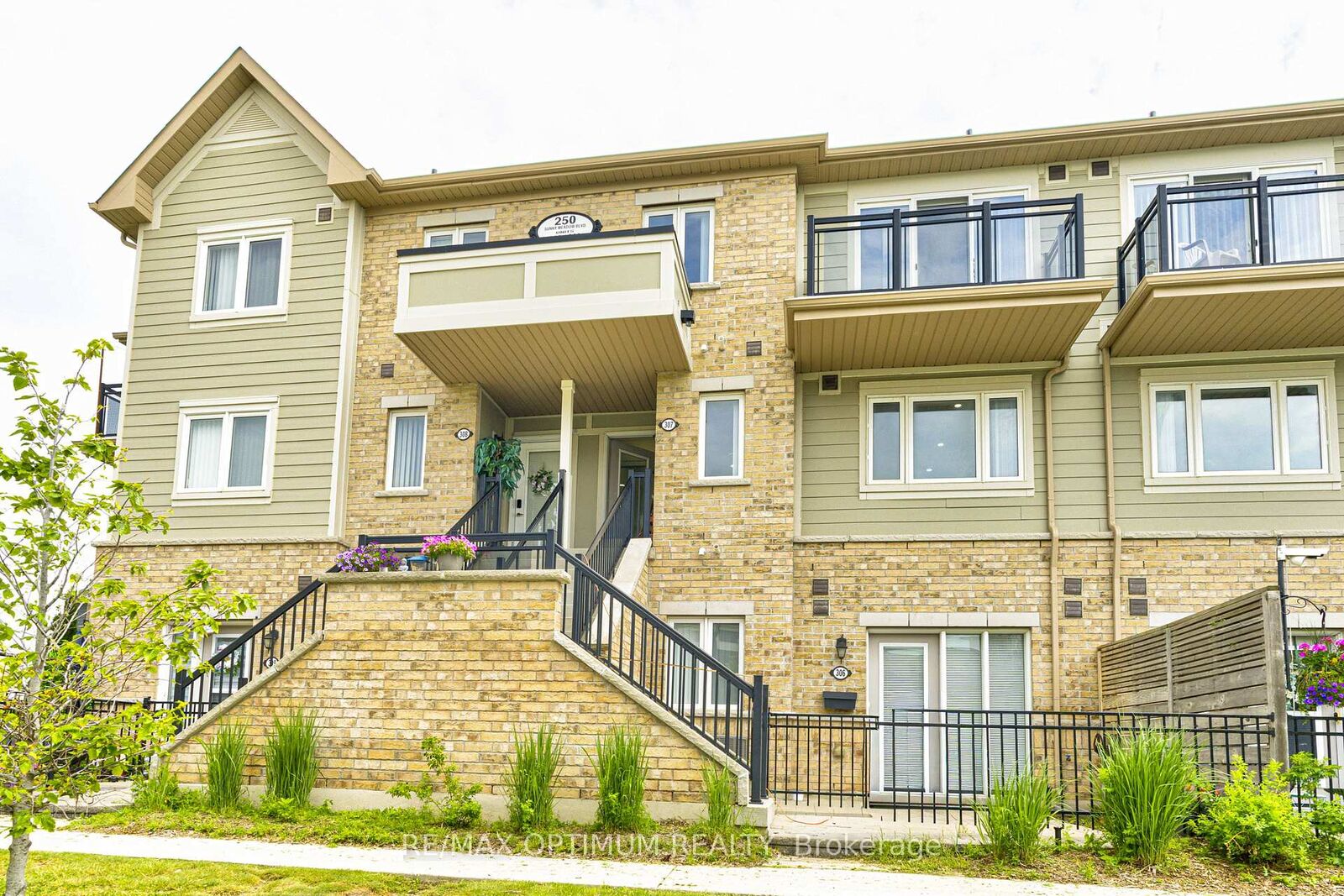 Photo de la propriété:  250 Sunny Meadow Boulevard 307  ON L6R 3Y6 