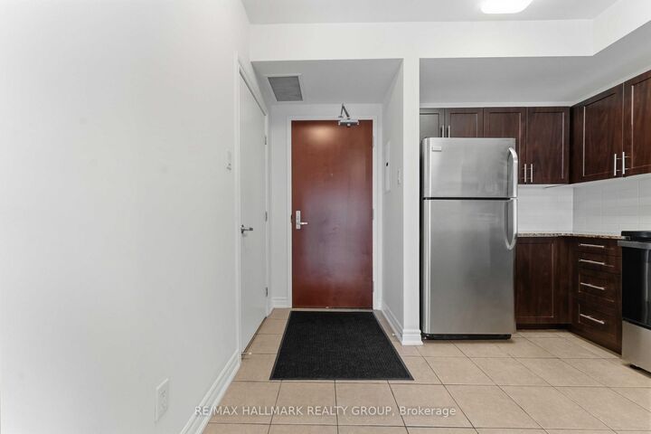 Property Photo:  234 Rideau Street 1902  ON K1N 0A9 
