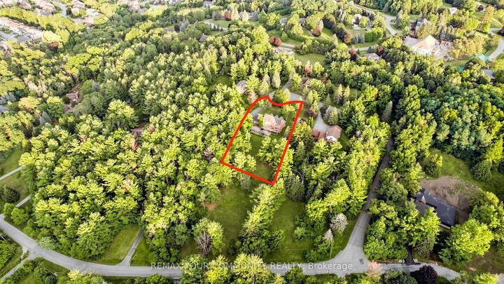 Property Photo: 243 Ridge Road ON L4G 0M3