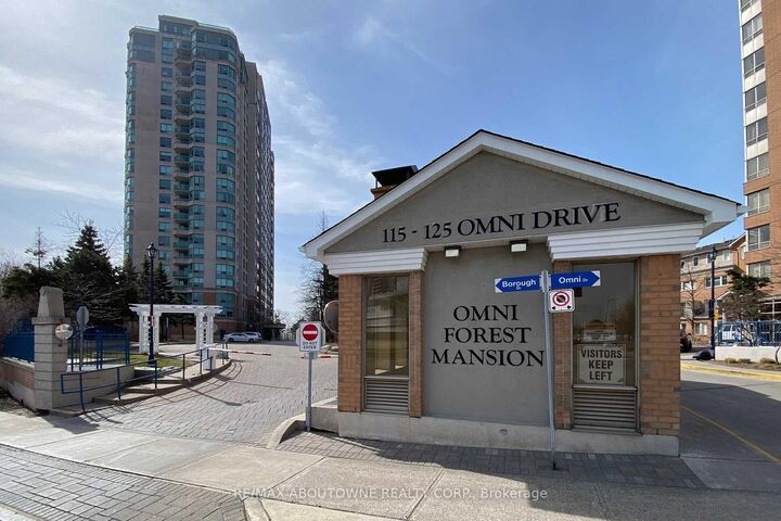 Property Photo: 125 Omni Drive Ph39 ON M1P 5A9
