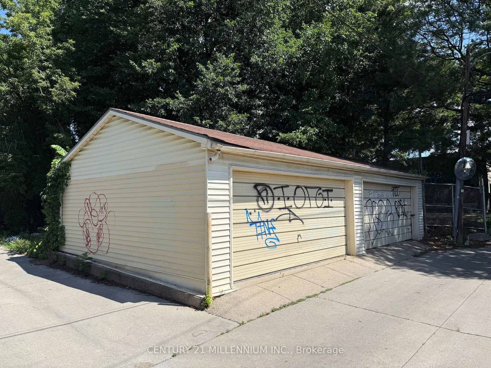 Property Photo:  275R Lansdowne Avenue  ON M6K 2W2 
