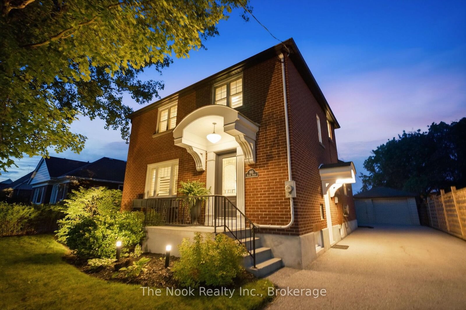 Property Photo: 863 Masson Street ON L1G 5B1