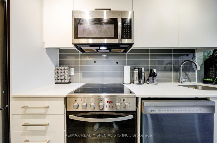 Property Photo: 1 Neighbourhood Lane 505 ON M8Y 0C7