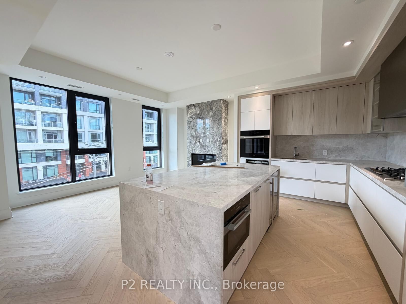 Property Photo: 2 Forest Hill Road 310 ON M4V 2L3