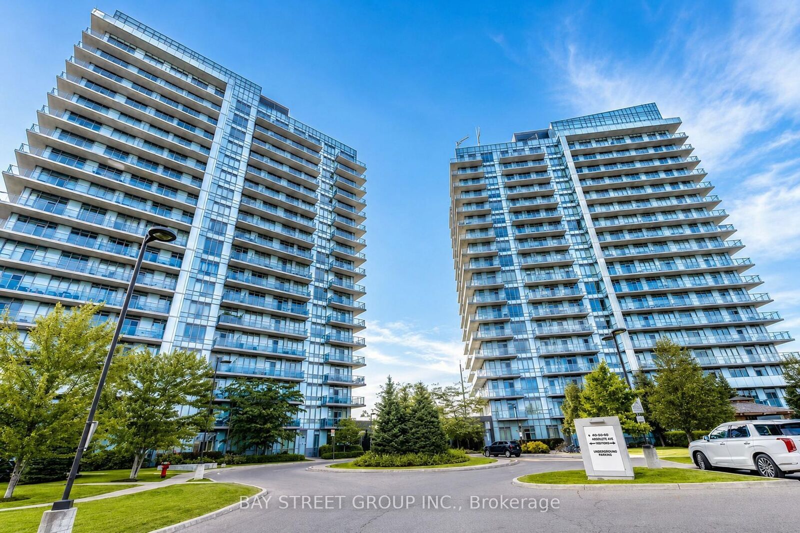 Property Photo:  4655 Glen Erin Drive 1504B  ON L5M 0Z1 