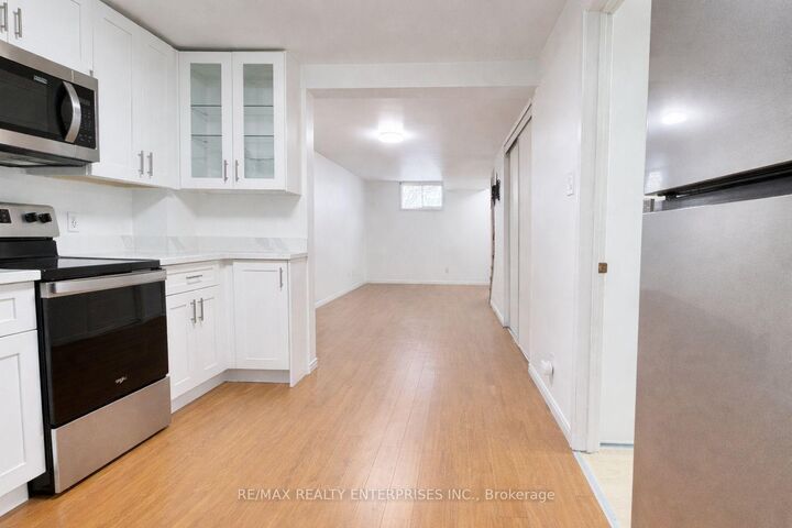 Property Photo: 818 Buttonbush Court Lower ON L1K 2H9