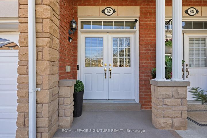 Property Photo: 470 Faith Drive 62 ON L5R 4E9