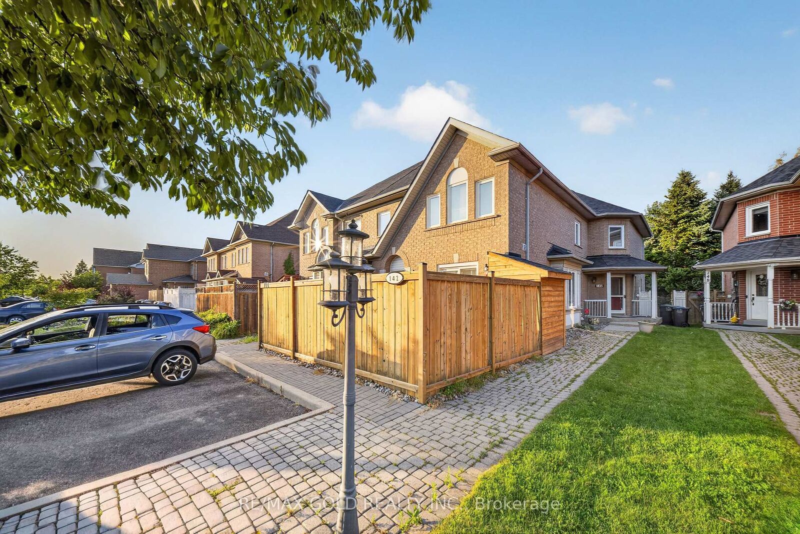 Property Photo: 142 Pressed Brick Drive ON L6V 4K6