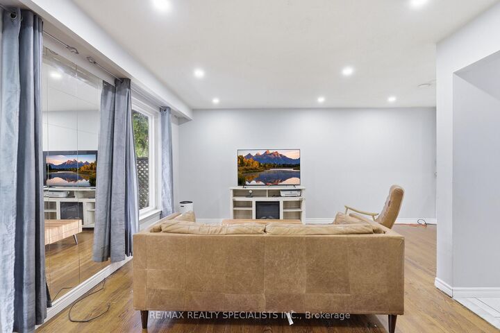 Property Photo:  7259 Sills Road  ON L4T 2K2 